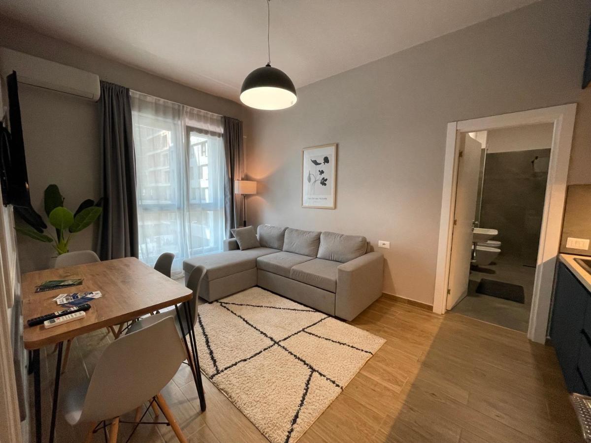 Square 21 Apartments Tirana Buitenkant foto
