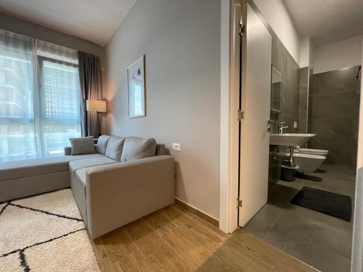 Square 21 Apartments Tirana Buitenkant foto